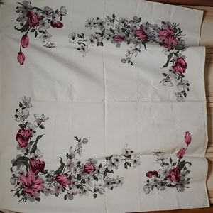 VINTAGE 1950's table coth.